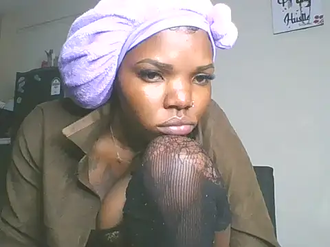 sweet bigclit online show from April 18, 7:40 pm