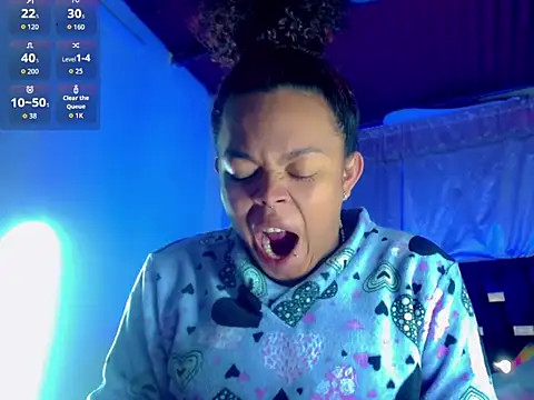 Snapshot of KayleighDreams_ chatting on October 15, 6:54 am KayleighDreams online show from October 15, 6:54 am