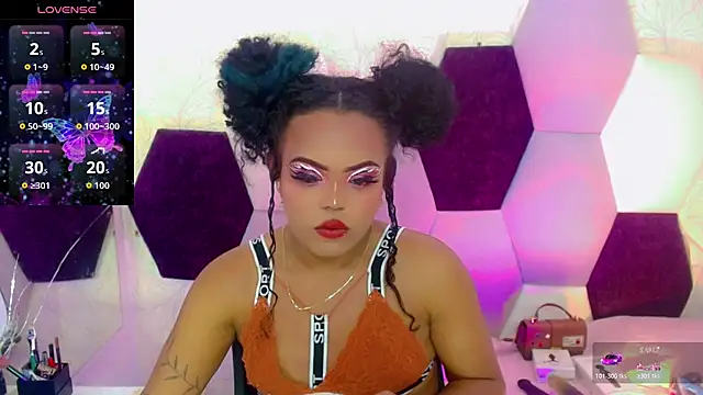 Snapshot of KayleighDreams_ chatting on February 18, 2:42 am KayleighDreams online show from February 18, 2:42 am