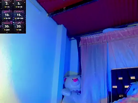 Snapshot of KayleighDreams_ chatting on October 13, 9:44 am KayleighDreams online show from October 13, 9:44 am