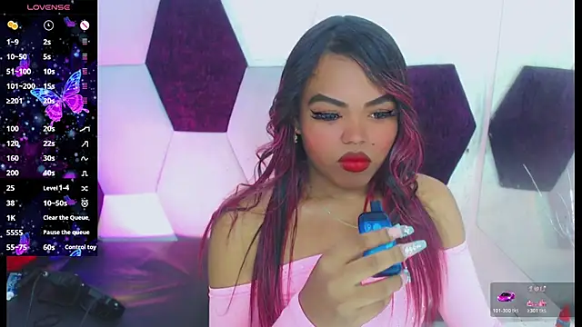 Snapshot of KayleighDreams_ chatting on January 14, 7:28 pm KayleighDreams online show from January 14, 7:28 pm