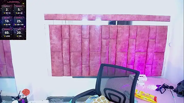 KayleighDreams  online show from March 29, 3:24 pm