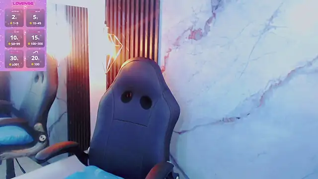 KayleighDreams  online show from March 23, 9:14 pm