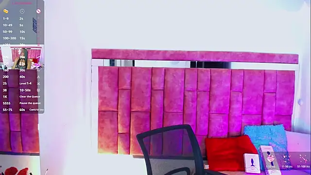 KayleighDreams  online show from April 29, 3:32 am