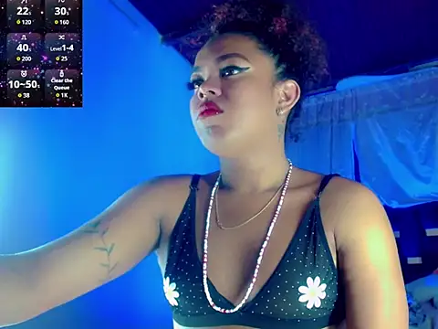 Snapshot of KayleighDreams_ chatting on October 14, 8:15 am KayleighDreams online show from October 14, 8:15 am