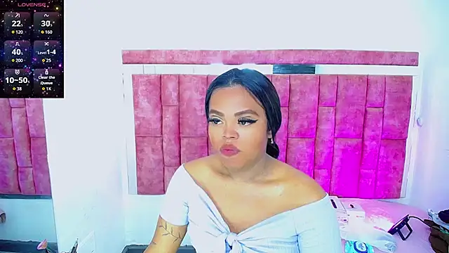 KayleighDreams  online show from April 7, 3:52 am