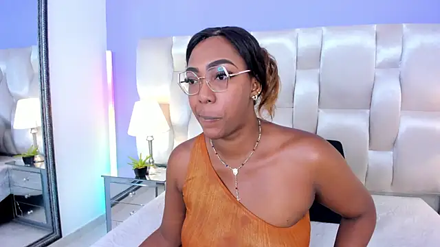 dirtyvictoria online show from October 24, 12:15 pm