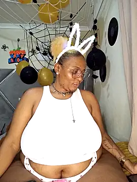 CocoBootyyy online show from October 25, 11:49 pm