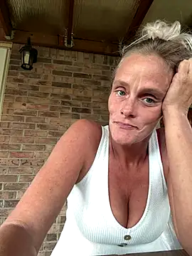 Snapshot of vixendoll87 chatting on September 20, 10:26 pm vixendoll87 online show from September 20, 10:26 pm