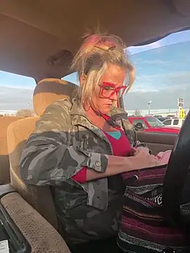 vixendoll87 online show from March 18, 11:05 pm