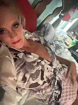 vixendoll87 online show from November 12, 7:07 pm