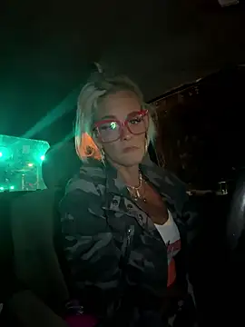 vixendoll87 online show from January 13, 1:42 am