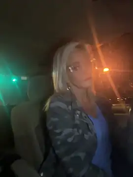 vixendoll87 online show from January 18, 12:25 am