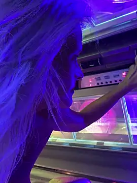 vixendoll87 online show from October 19, 11:18 pm