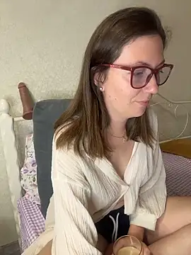 Snapshot of BeatriceTender chatting on June 10, 9:05 pm BeatriceTender online show from June 10, 9:05 pm