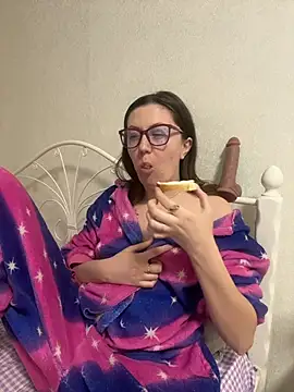 BeatriceTender online show from March 15, 7:21 pm