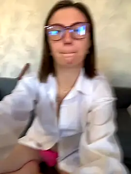 BeatriceTender online show from October 13, 9:11 am