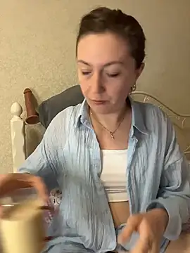 BeatriceTender online show from April 14, 6:35 pm