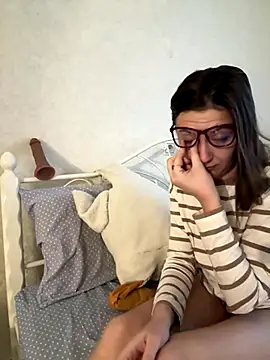 BeatriceTender online show from December 15, 5:46 am