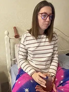 BeatriceTender online show from February 19, 7:00 pm