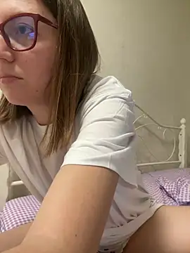 BeatriceTender online show from November 8, 12:20 pm