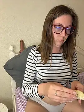 BeatriceTender online show from May 24, 7:47 pm