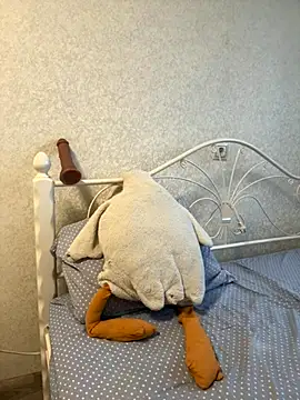 BeatriceTender online show from December 3, 10:03 am