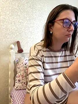 BeatriceTender online show from October 27, 9:43 am