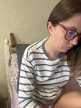 BeatriceTender online show from April 6, 8:54 pm