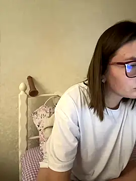 BeatriceTender online show from November 13, 7:40 pm