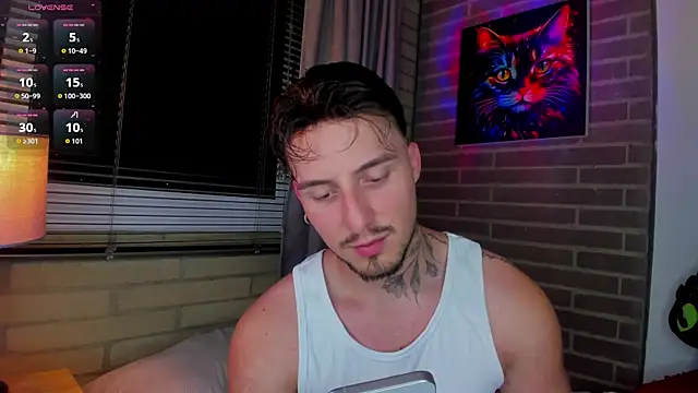 Snapshot of liam_oficial02 chatting on July 19, 2:20 am liam oficial02 online show from July 19, 2:20 am