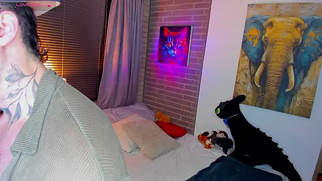 liam oficial02 online show from March 24, 2:33 am