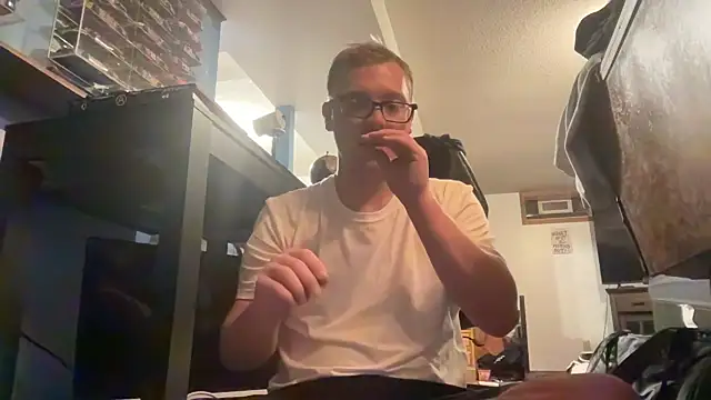 Snapshot of adamseed69 chatting on July 8, 2:35 am adamseed69 online show from July 8, 2:35 am