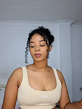avellanatammy online show from May 12, 1:46 am