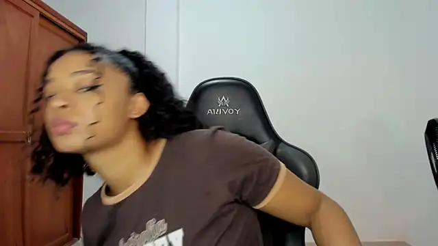 avellanatammy online show from November 29, 4:34 am