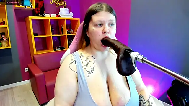 AuroraDemoni online show from December 3, 6:57 am