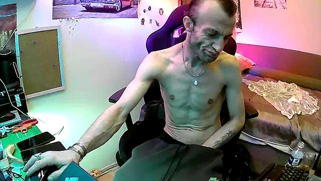 Aktorihann online show from May 22, 11:58 pm