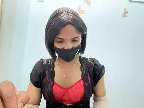 TransLisa7 online show from March 16, 11:29 pm