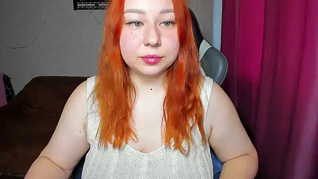 Snapshot of Milafoxxxy chatting on September 17, 8:38 am Milafoxxxy online show from September 17, 8:38 am
