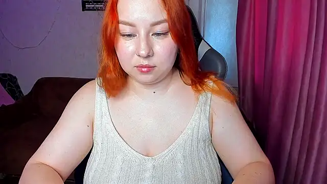 Snapshot of Milafoxxxy chatting on September 10, 8:57 am Milafoxxxy online show from September 10, 8:57 am