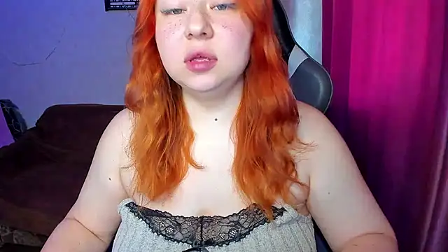 Snapshot of Milafoxxxy chatting on September 22, 9:04 am Milafoxxxy online show from September 22, 9:04 am