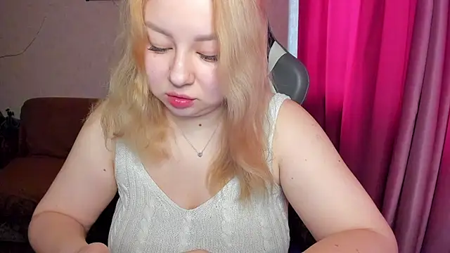 Milafoxxxy online show from November 6, 7:56 am