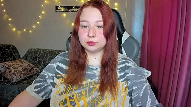 Snapshot of Milafoxxxy chatting on September 29, 10:00 am Milafoxxxy online show from September 29, 10:00 am