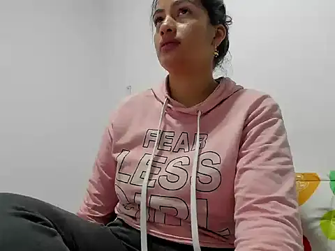 SamanthaBeke online show from April 25, 3:53 am