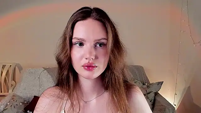 Snapshot of MishkaMe chatting on December 16, 3:38 pm MishkaMe online show from December 16, 3:38 pm