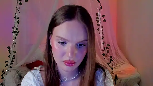 Snapshot of MishkaMe chatting on March 21, 4:18 pm MishkaMe online show from March 21, 4:18 pm