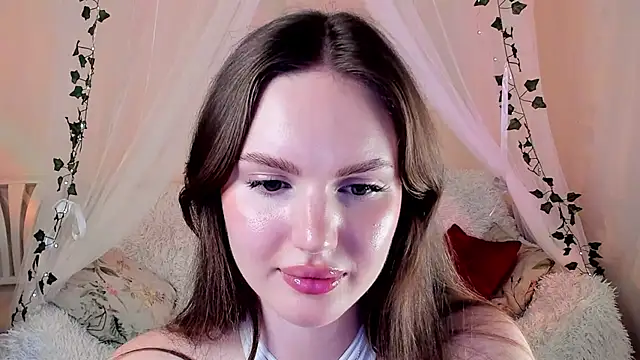 Snapshot of MishkaMe chatting on November 7, 3:49 pm MishkaMe online show from November 7, 3:49 pm