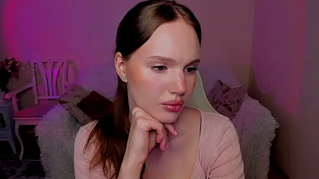 Snapshot of MishkaMe chatting on May 13, 5:31 pm MishkaMe online show from May 13, 5:31 pm