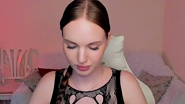 Snapshot of MishkaMe chatting on July 10, 3:45 pm MishkaMe online show from July 10, 3:45 pm
