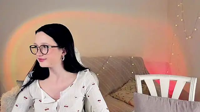 Snapshot of MishkaMe chatting on November 25, 2:28 pm MishkaMe online show from November 25, 2:28 pm